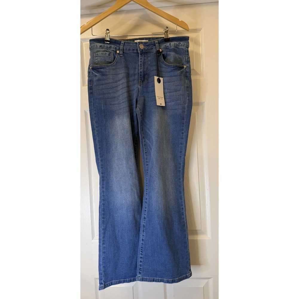 Vertu Bootcut Jeans Womens 13/31 Blue Mid Rise Push Up Stretch Medium Wash NWT